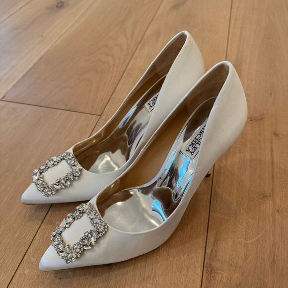 Badgley Mischka
Women's Cher Crystal Buckle Pumps - Picture 3 of 10